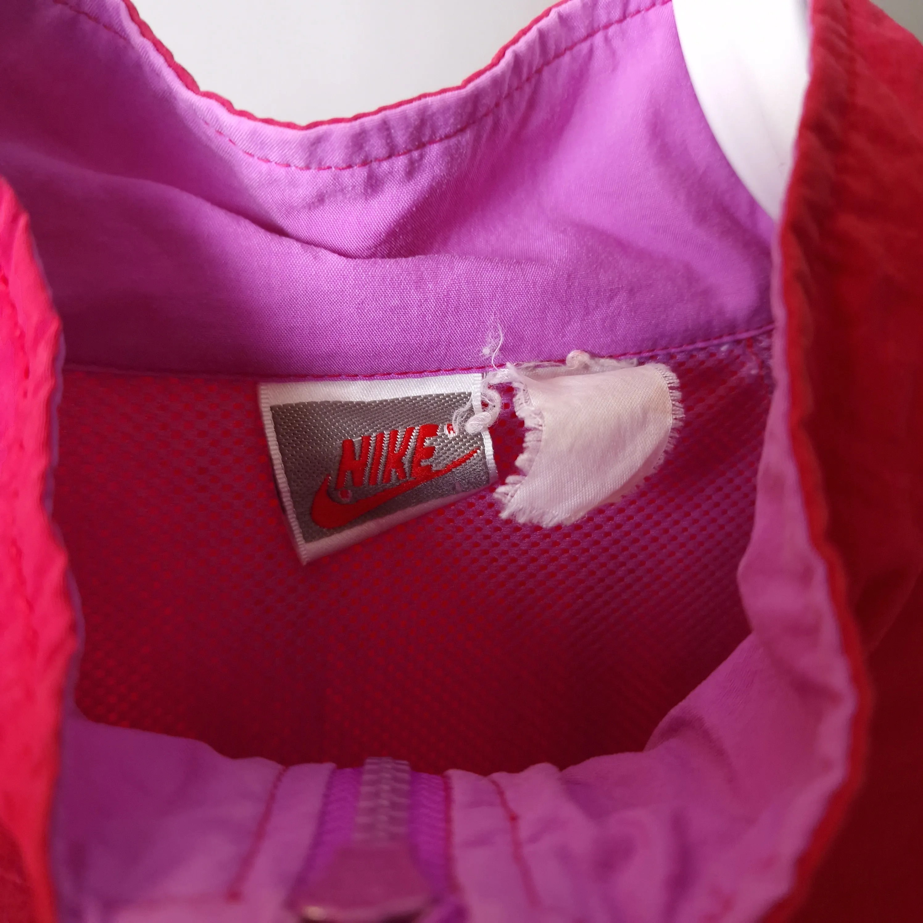 90s Nike 1/4 zip windbreaker in red and pink - large