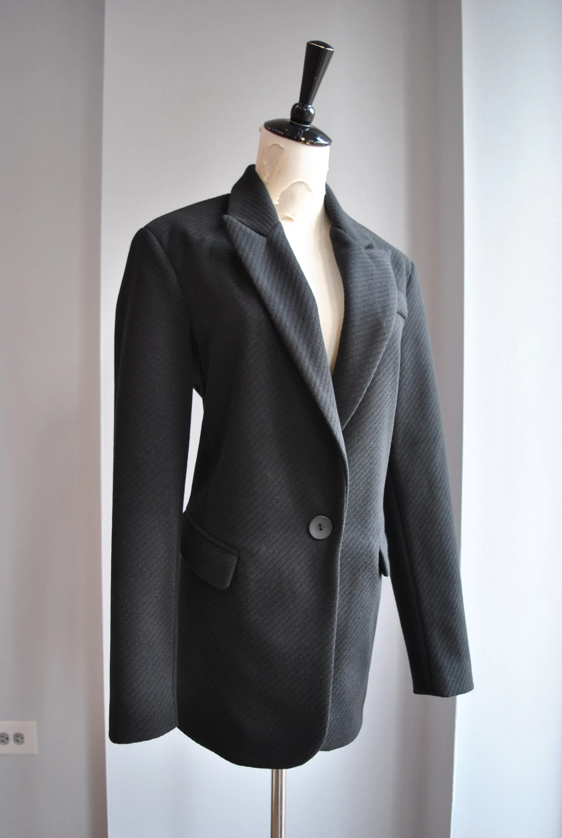 BLACK SPRING BLAZER JACKET