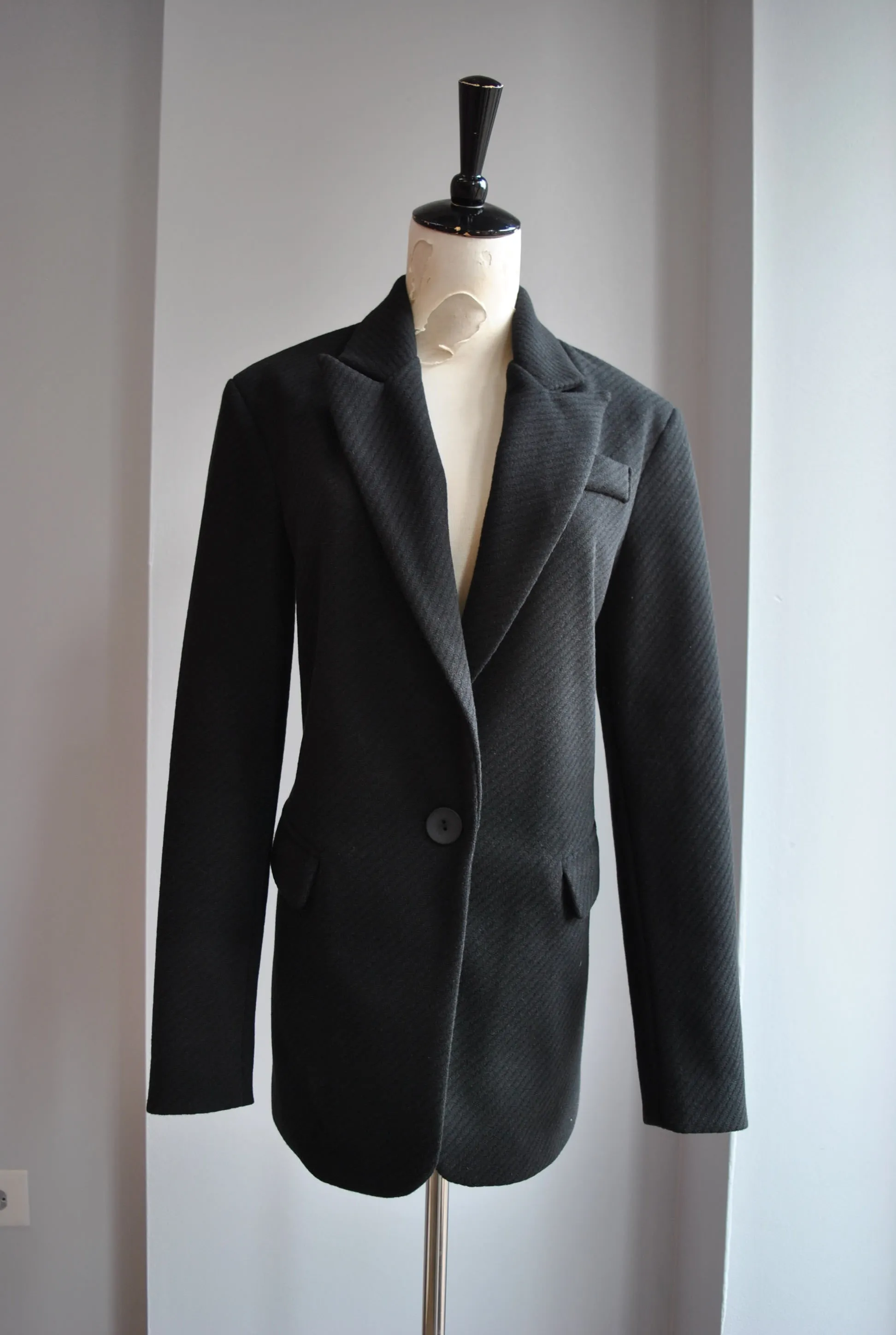 BLACK SPRING BLAZER JACKET