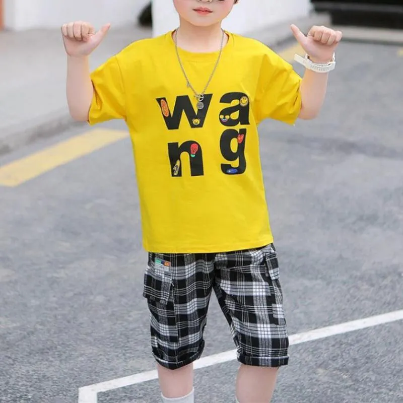 Boy Letter Print T-shirt & Plaid Cropped Pants