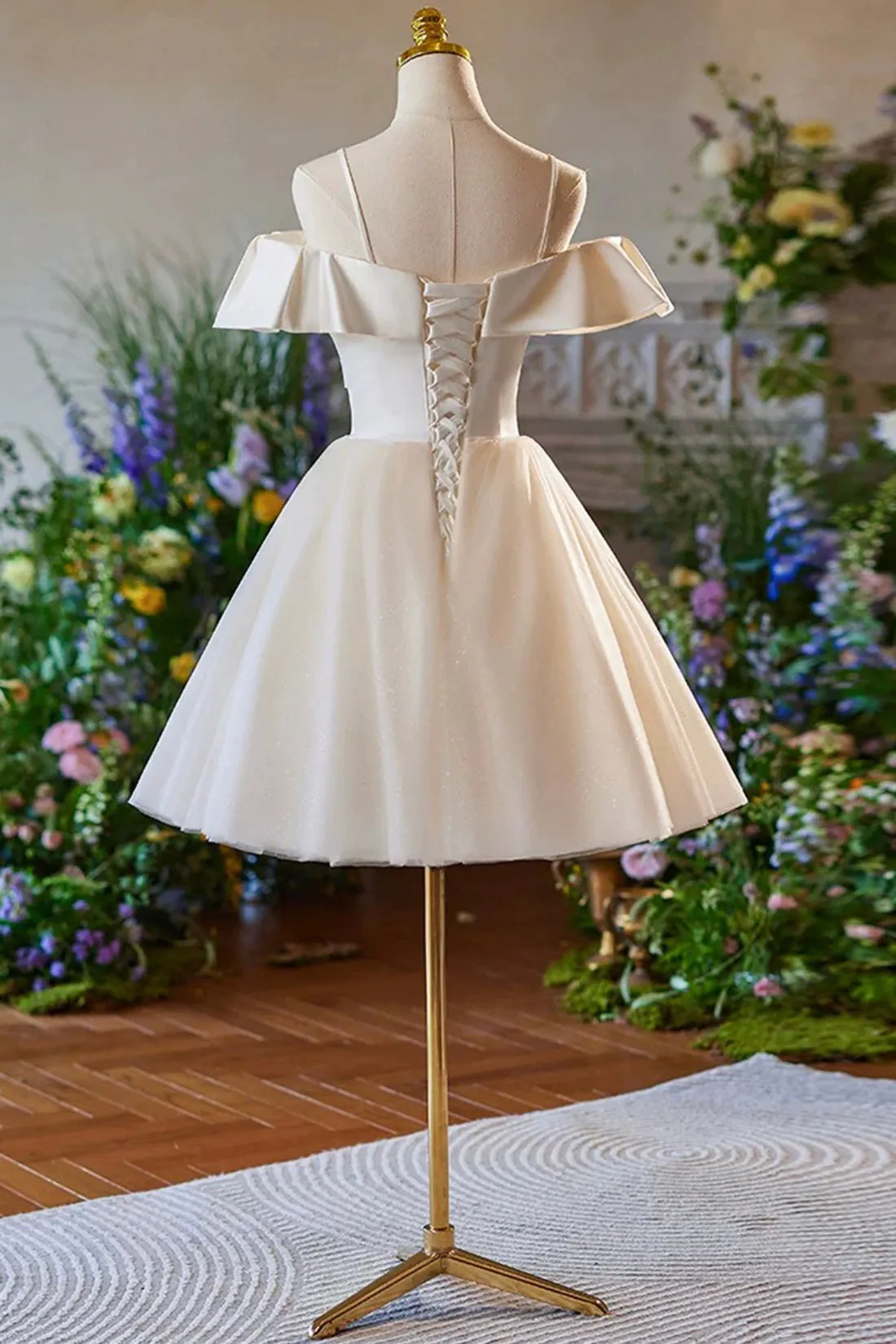 Champagne Spaghetti Strap Tulle Knee Length Prom Dress
