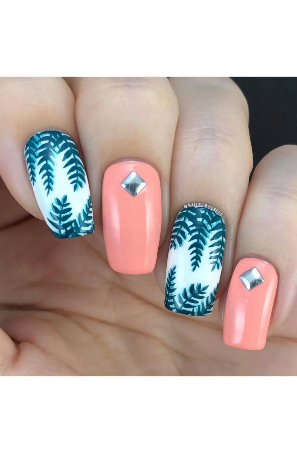 Lovely Leaves 4 - Uber Chic Stamping Plate