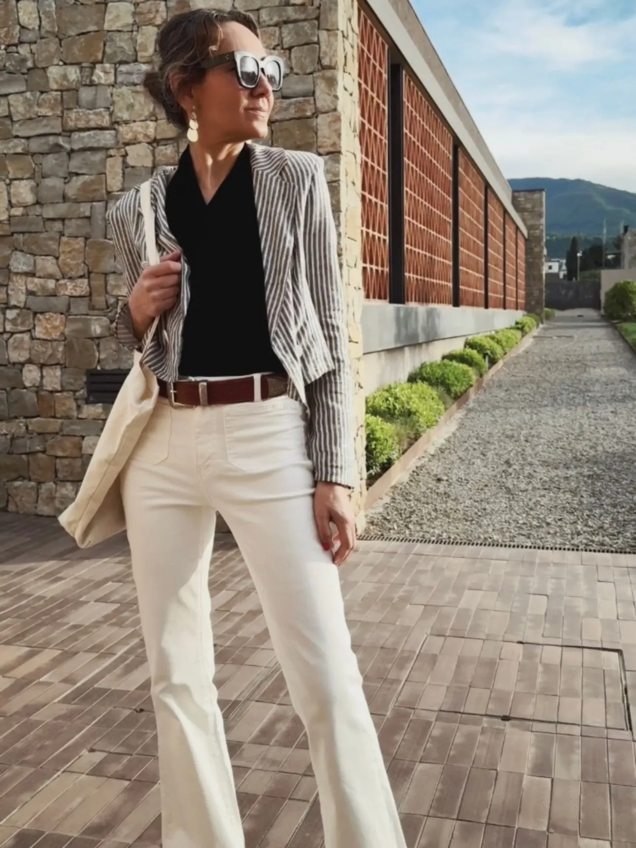 SHORT STRIPED BLAZER - BLACK/WHITE