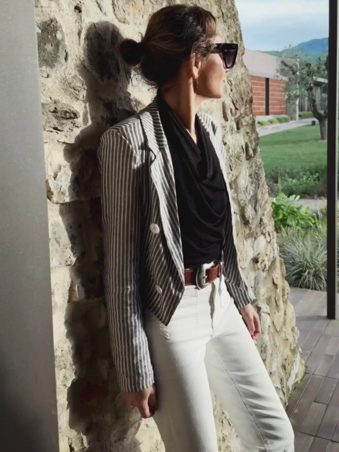 SHORT STRIPED BLAZER - BLACK/WHITE